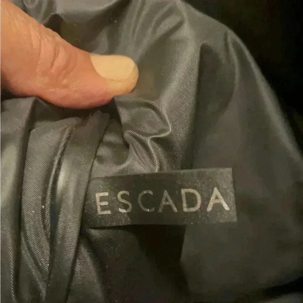 Escoda large travel bag waterproof, long adjustable straps fit a lot of stuff
